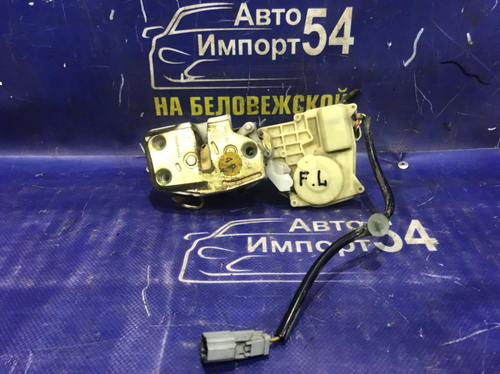 Замок двери передней левой Honda CIVIC 1996