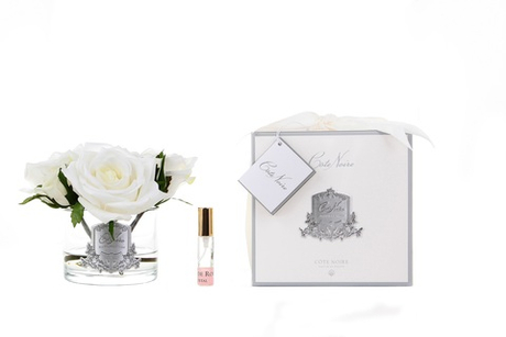 Букет из 5 роз ароматизированный в прозрачной вазе и 1 спрей 17х17х17 Cote Noire Five Rose Ivory