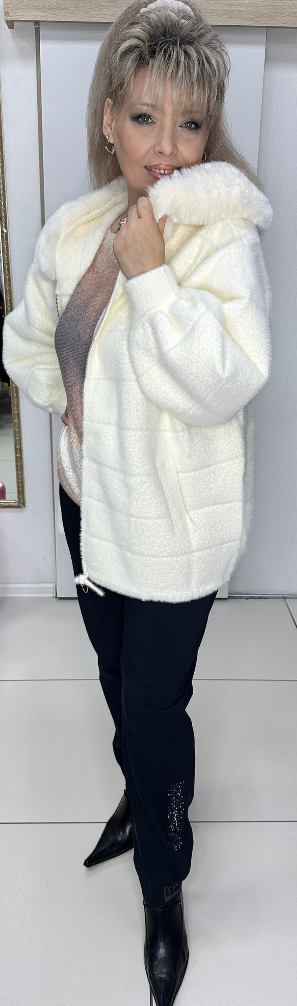 Белый жакет-куртка из альпака на большие размеры