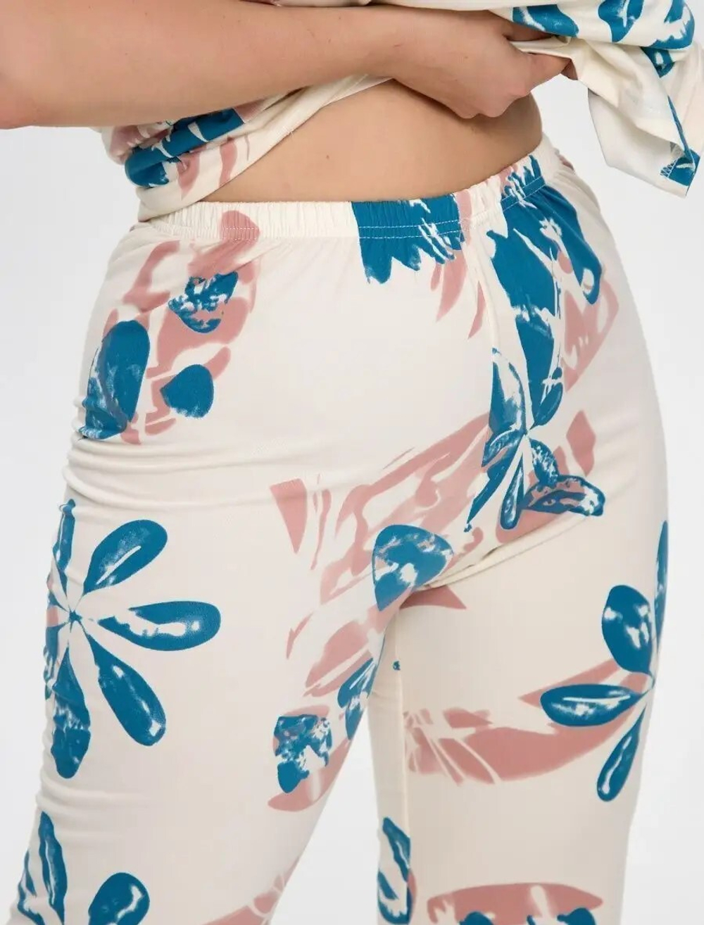 Пижама бриджи+футболка к/р В8406