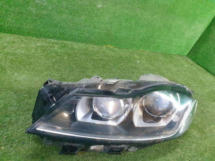 Фара левая Jaguar F-PACE (2016-2020) ксенон