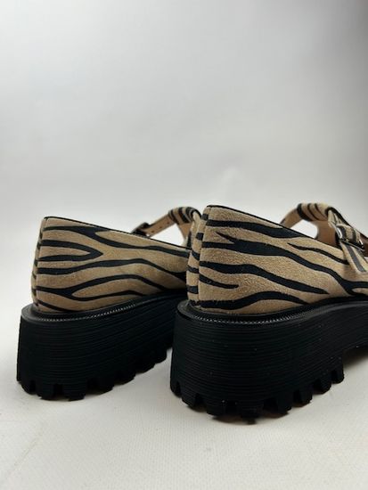 Лоферы женские