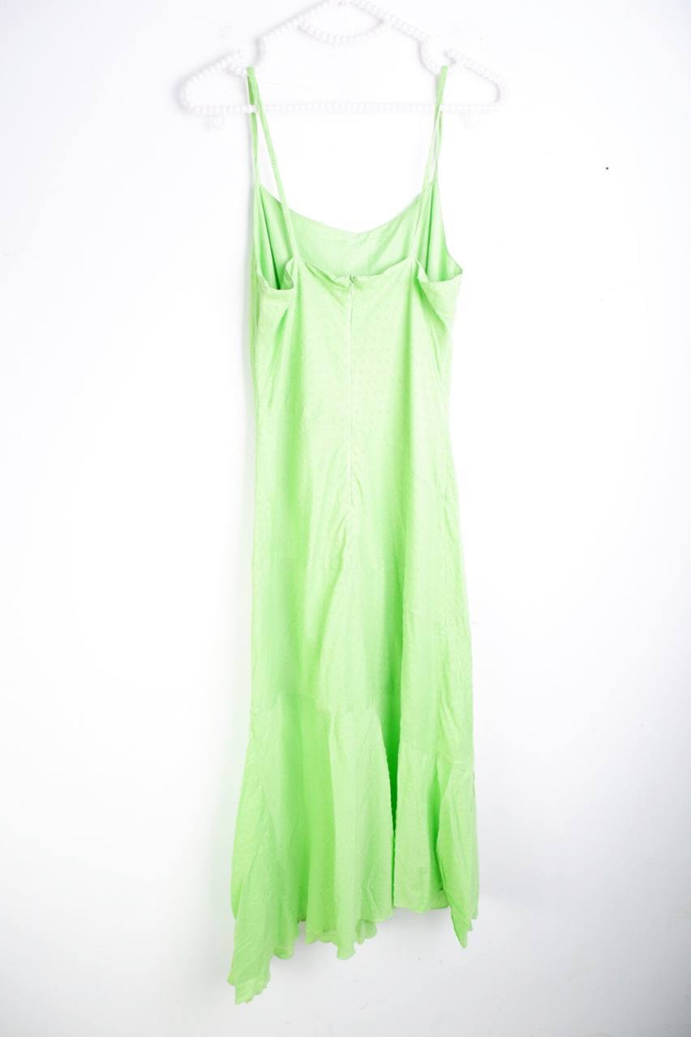 Платье Sela красивого цвета, визуально на 46 размер