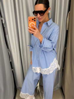 Костюм голубой с кружевом