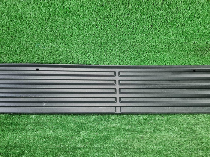 Накладка подножки правая Toyota Land Cruiser 300 (2021-н.в.)