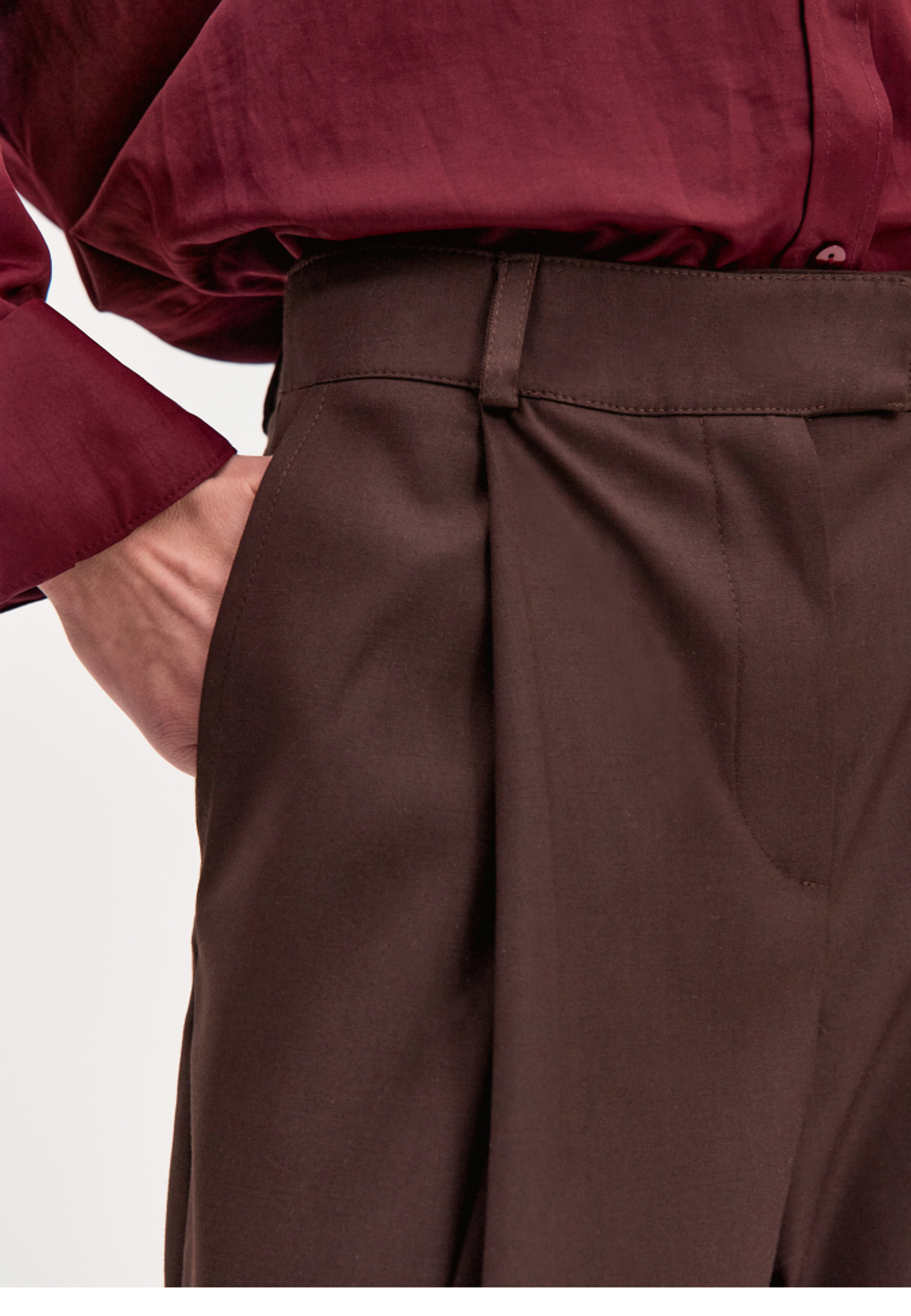 Брюки с защипами