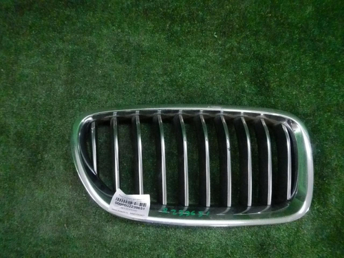 Решетка радиатора правая BMW 5er F10 (2013-2017)