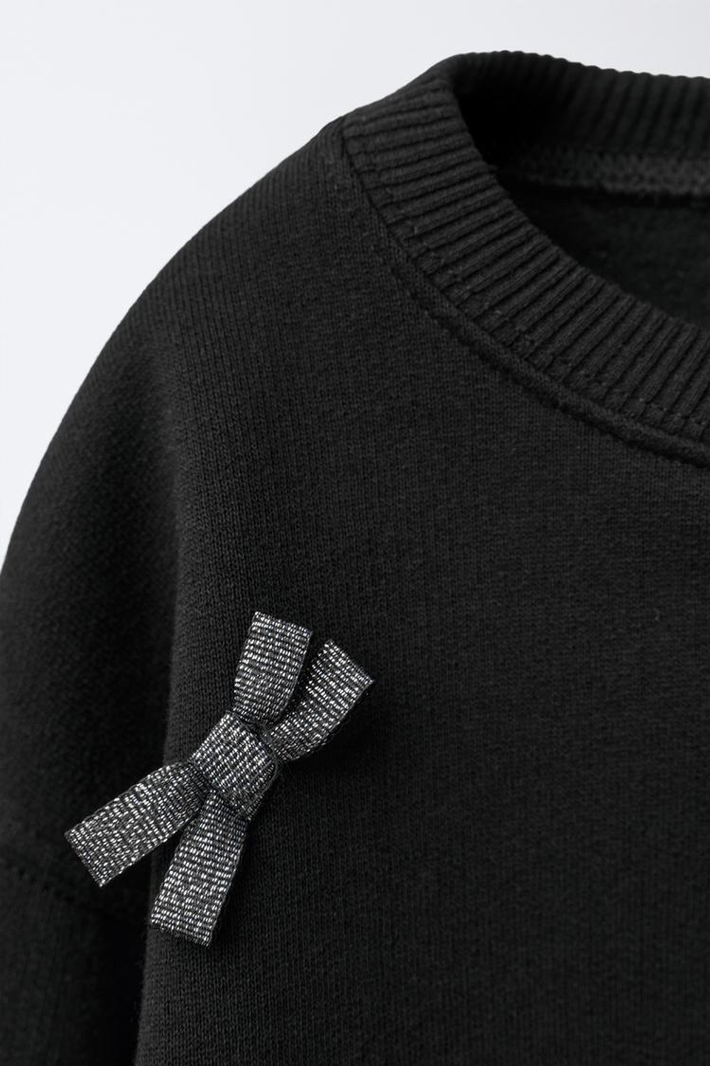 ZARA ТОЛСТОВКА С БАНТАМИ И БЛЕСТКАМИ, ЧЕРНЫЙ