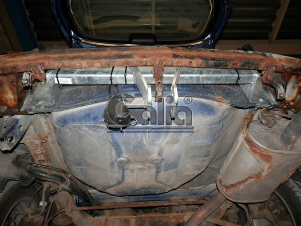 Фаркоп оцинкованный Galia S057A для Suzuki Liana хетчбек 2WD/4WD 2001-2007(паспорт и сертификат в комплекте)(без электрики)
