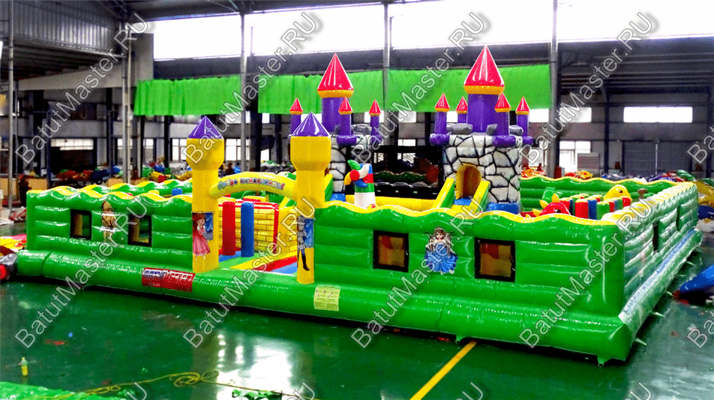 Большой надувной батут "Средневековье" 12*12*5 м