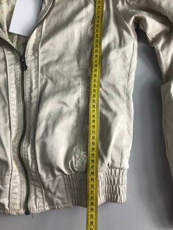 Куртка Bershka для теплой осени, маркировка М, визуально 46 размер