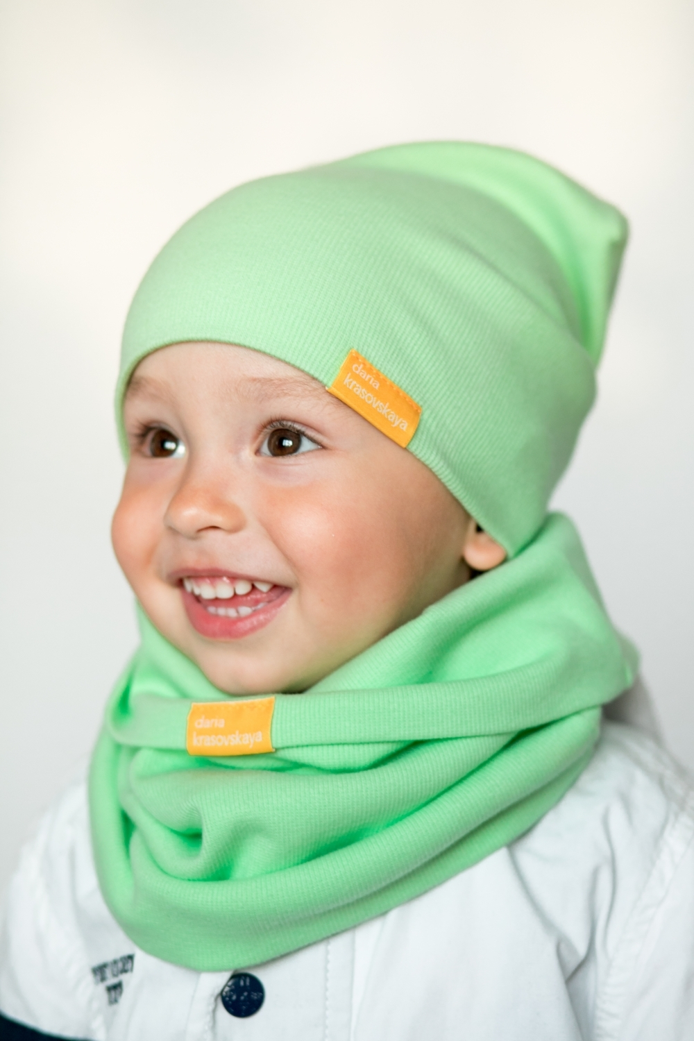 Детская шапка хлопковая в рубчик светло-салатовая