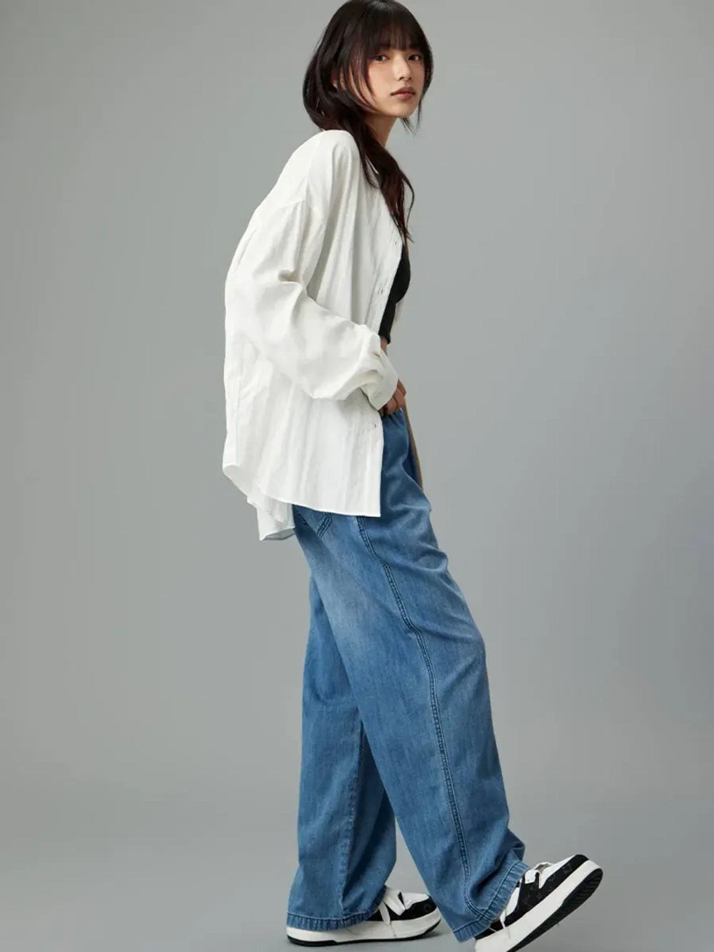 Джинсовые брюки со шнурком