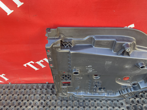 Кронштейн стеклоподъемника левый