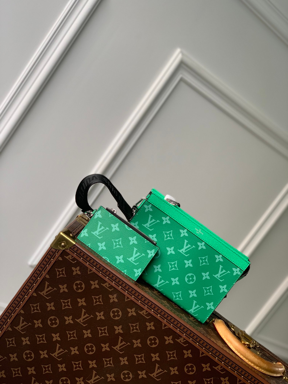Louis Vuitton Alpha Wearable Wallet