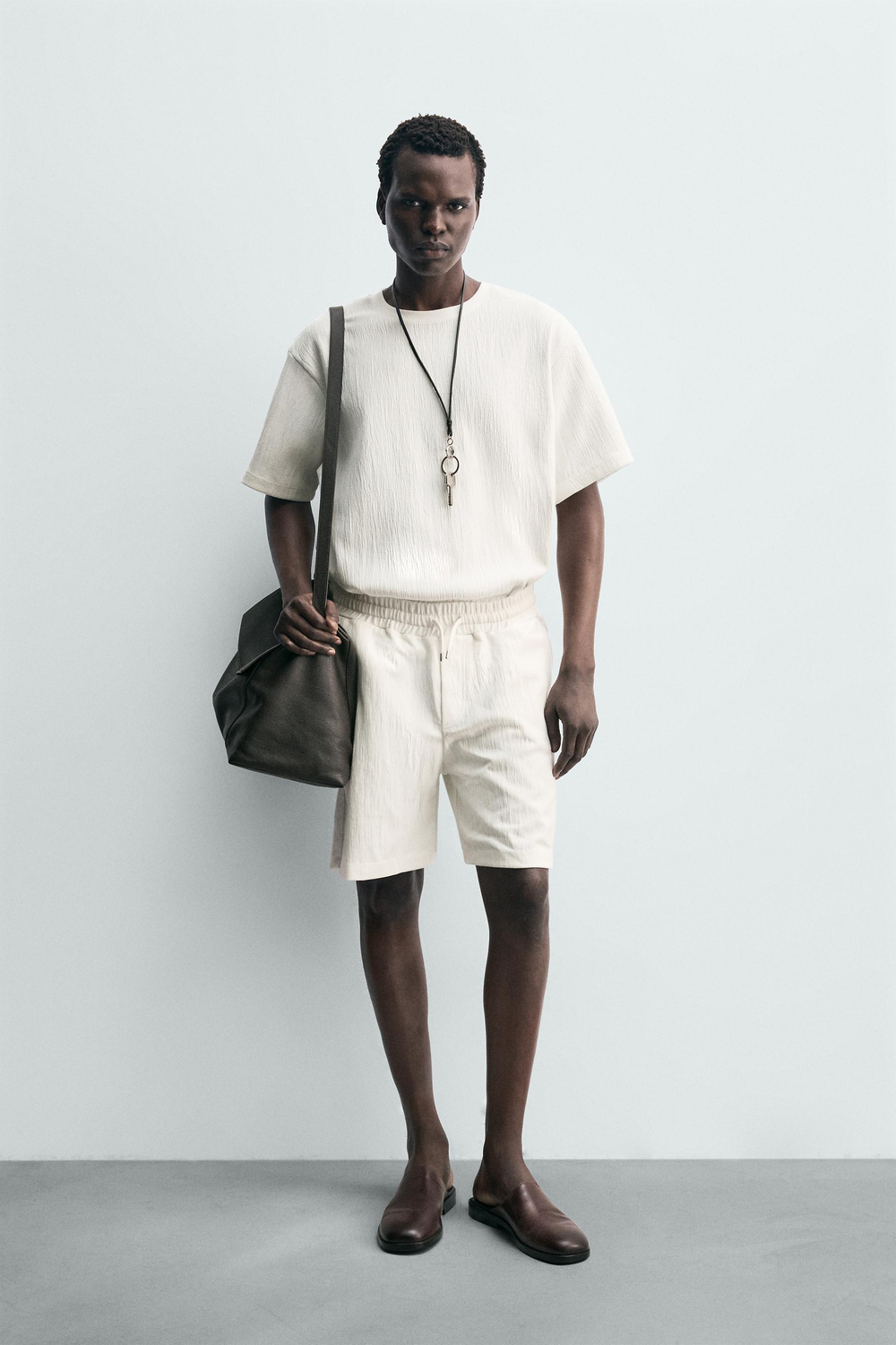 ZARA ФУТБОЛКА RELAXED FIT ИЗ РЕЛЬЕФНОЙ ТКАНИ, ЖЕЛТОВАТО-БЕЛЫЙ
