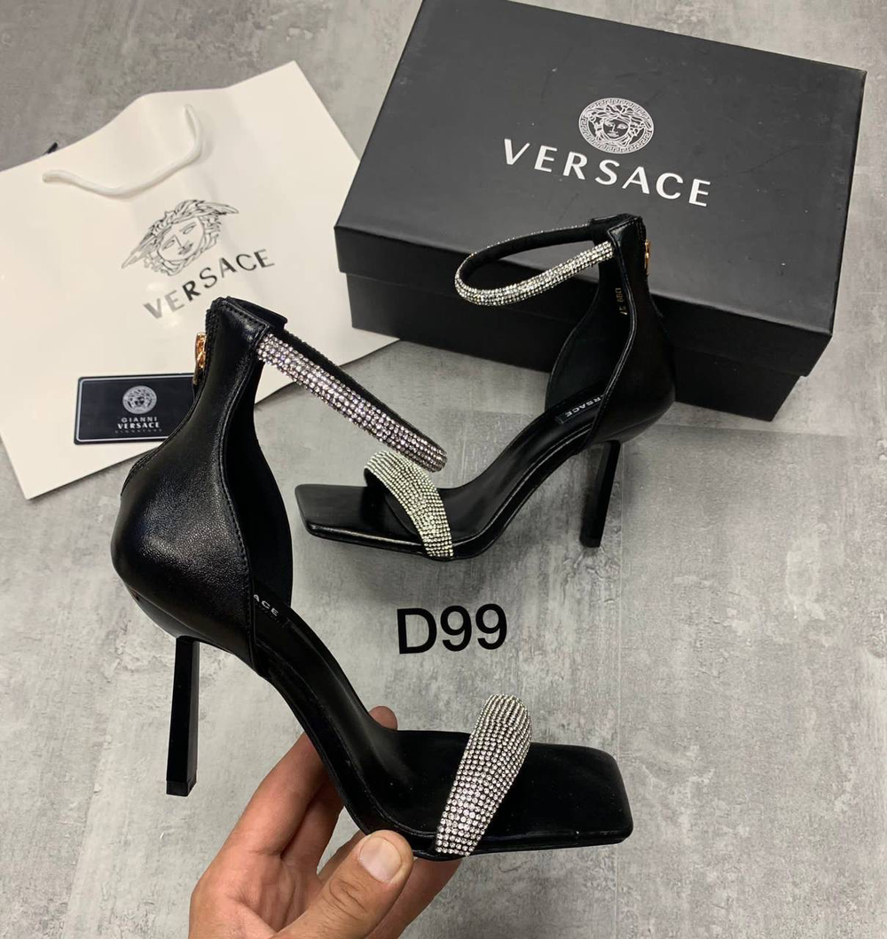 Босоножки Versace