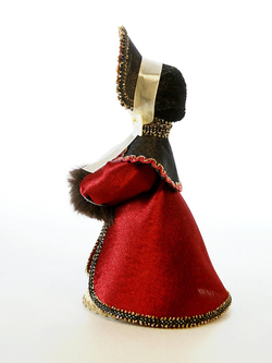 Кукла Петербургская барышня в зимнем костюме 19 века