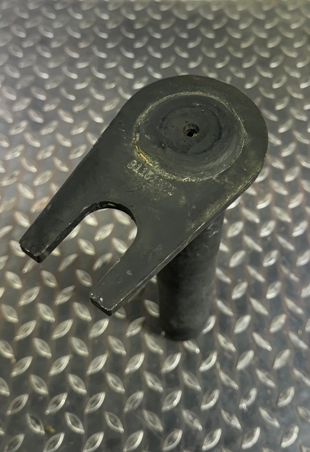 Палец 811/01096