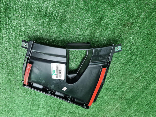 Воздуховод переднего бампера Hongqi E-HS9 (20-нв)