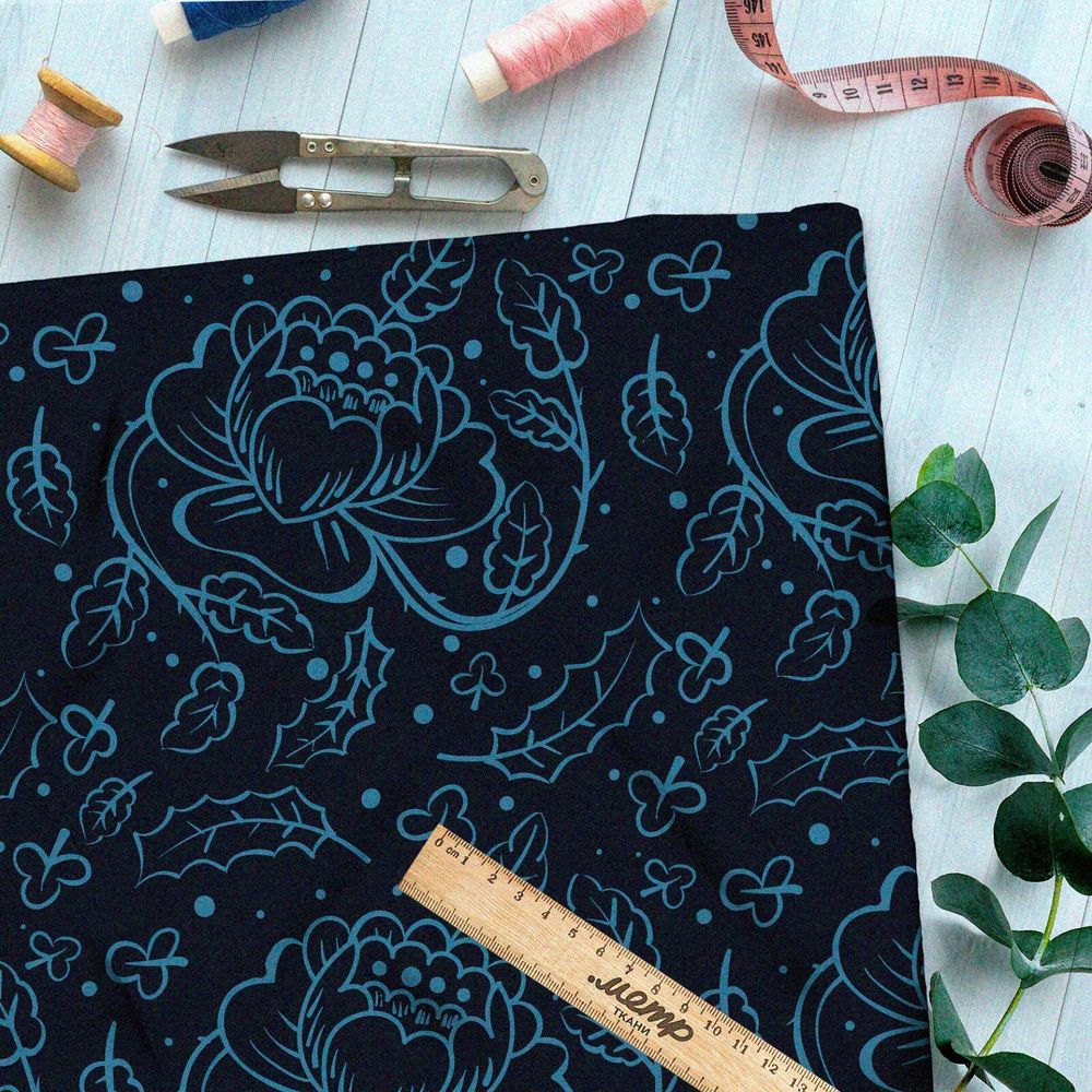 Ткань мембрана синие нарисованные цветы и листья на чёрном фоне