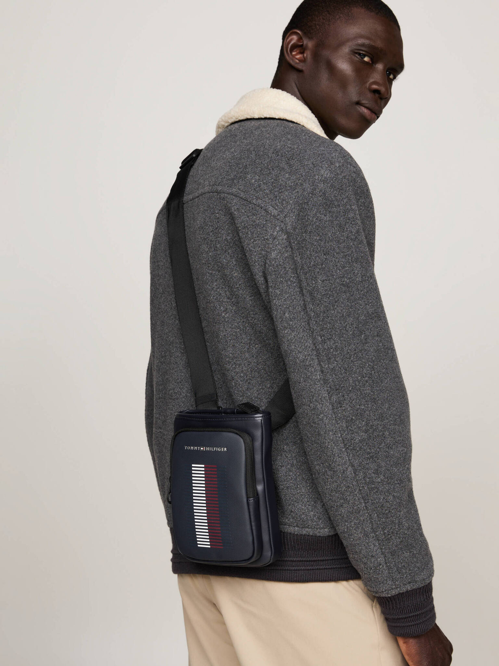 Сумка кросс-боди Tommy Hilfiger - темно-синий(AM0AM12978)