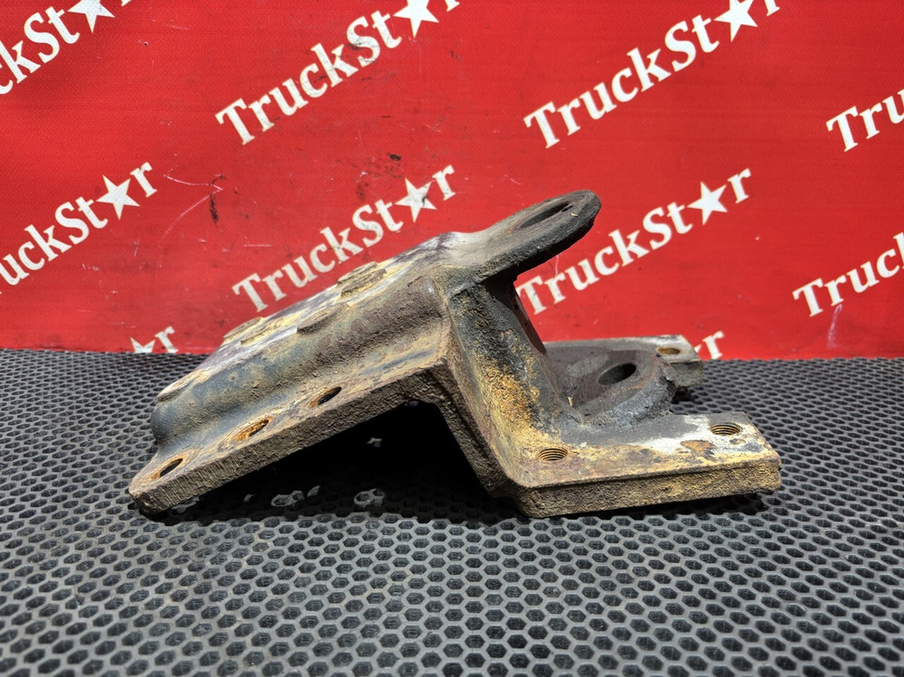 Кронштейн рессоры передней