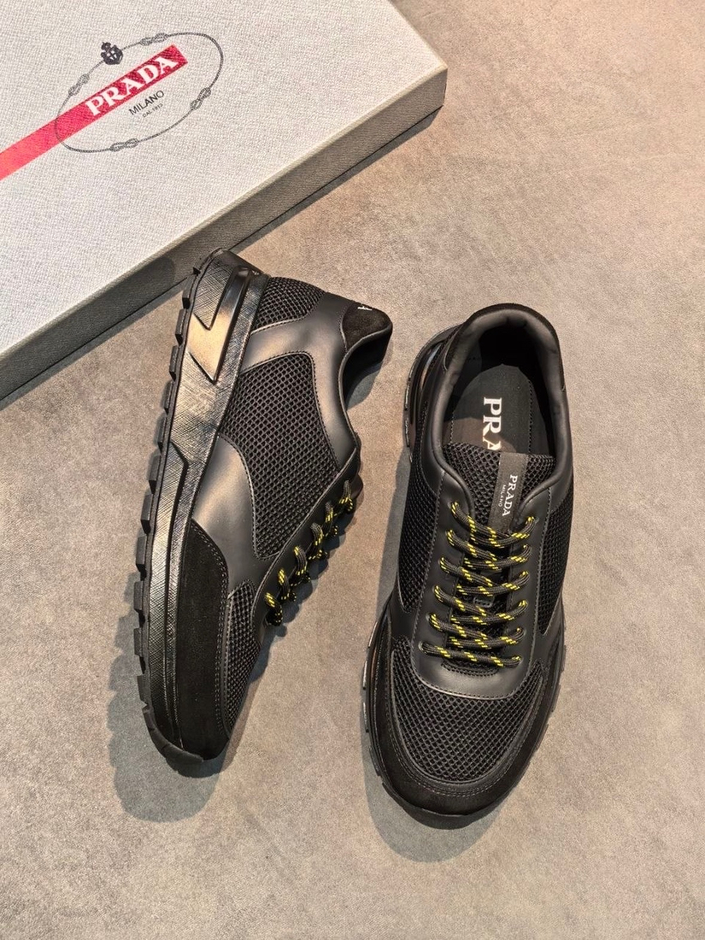 Кроссовки Prada