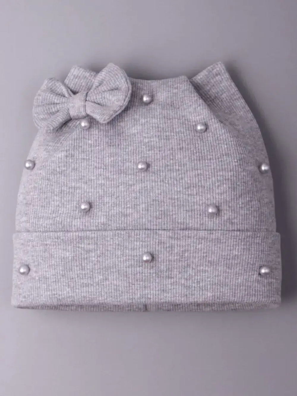 Шапка для девочки осенняя с бусинами