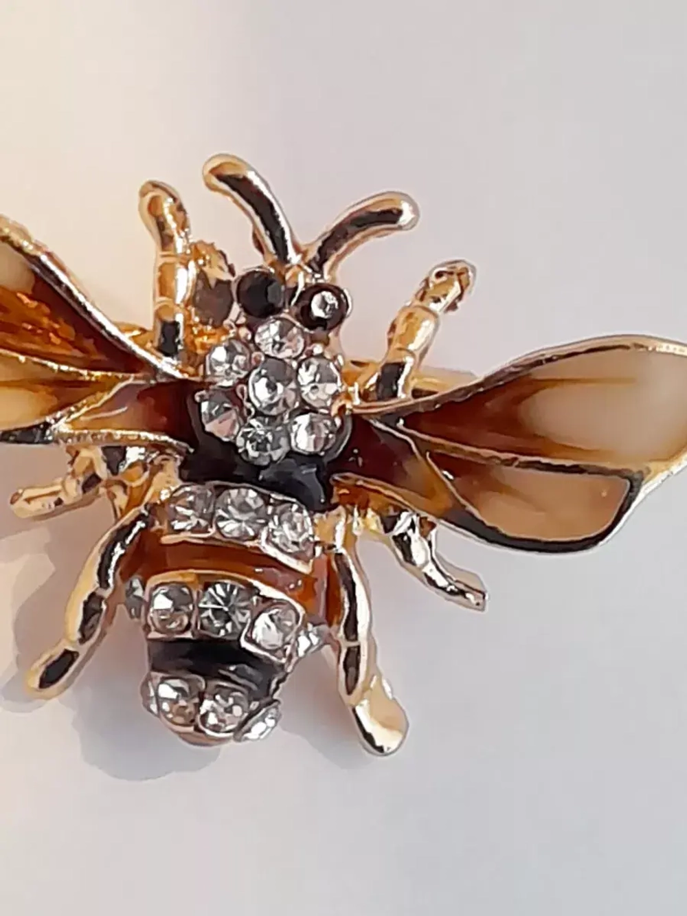 Брошь пчела со стразами