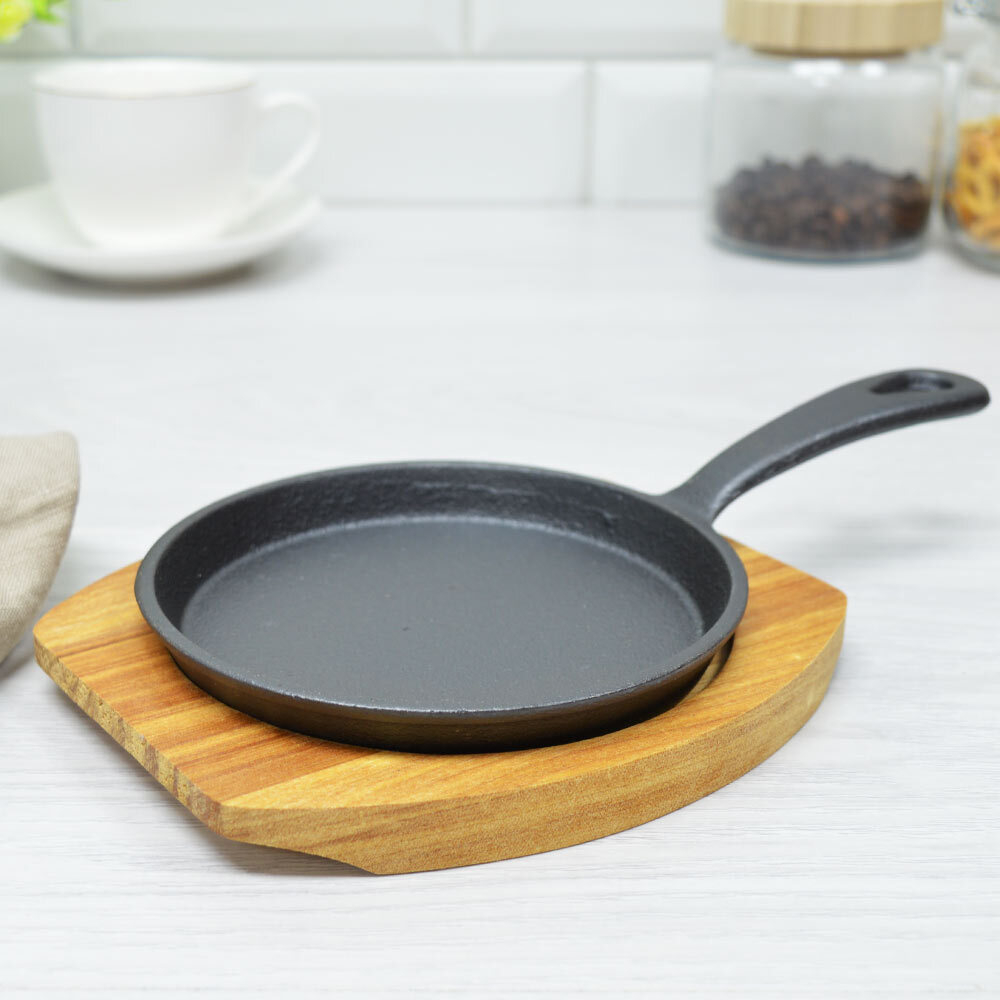 Сковорода 13см чугунная с деревянной подставкой МВ 26802