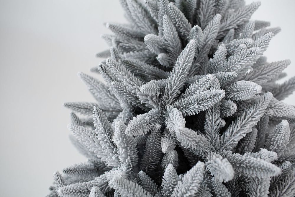 Заснеженная елка «Скандинавия» (Литая хвоя) 180 см / 1,8 м