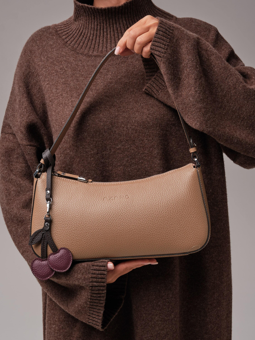 Кожаная сумка багет кросс-боди коричневый капучино