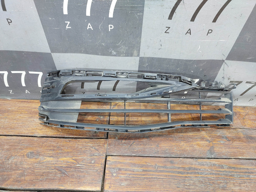 Решетка переднего бампера правая BMW 5-Series (G30) 17-20 Б/У Оригинал 51117385278