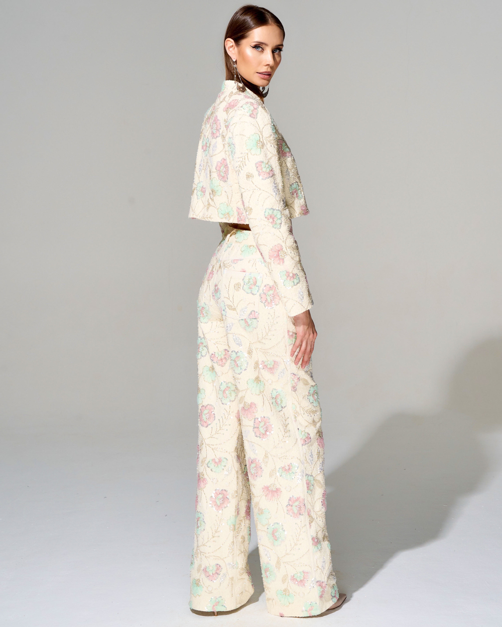 Брюки с вышивкой ручной работы