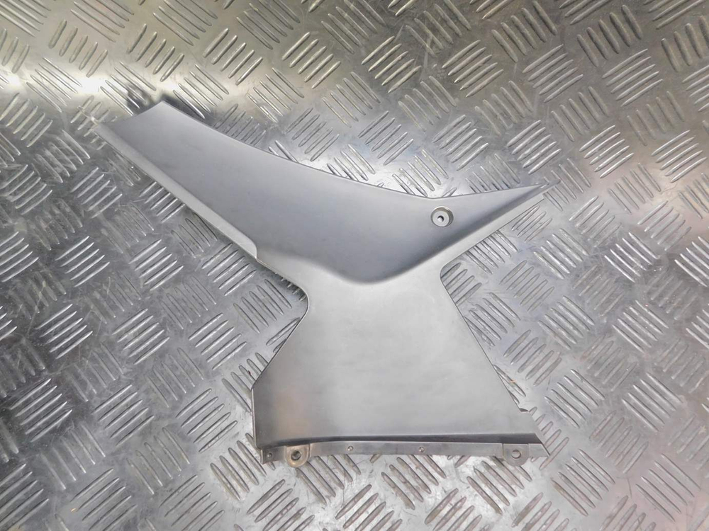 Пластик внутренний левый Yamaha YZF-R25 1WD-F836L-00