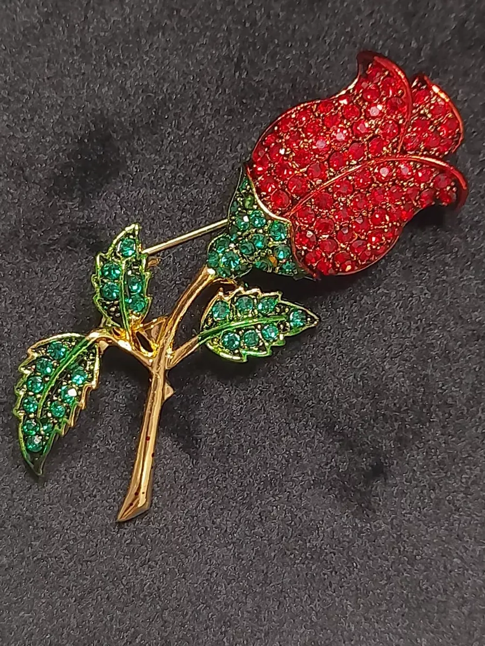 Брошь "Роза красная"