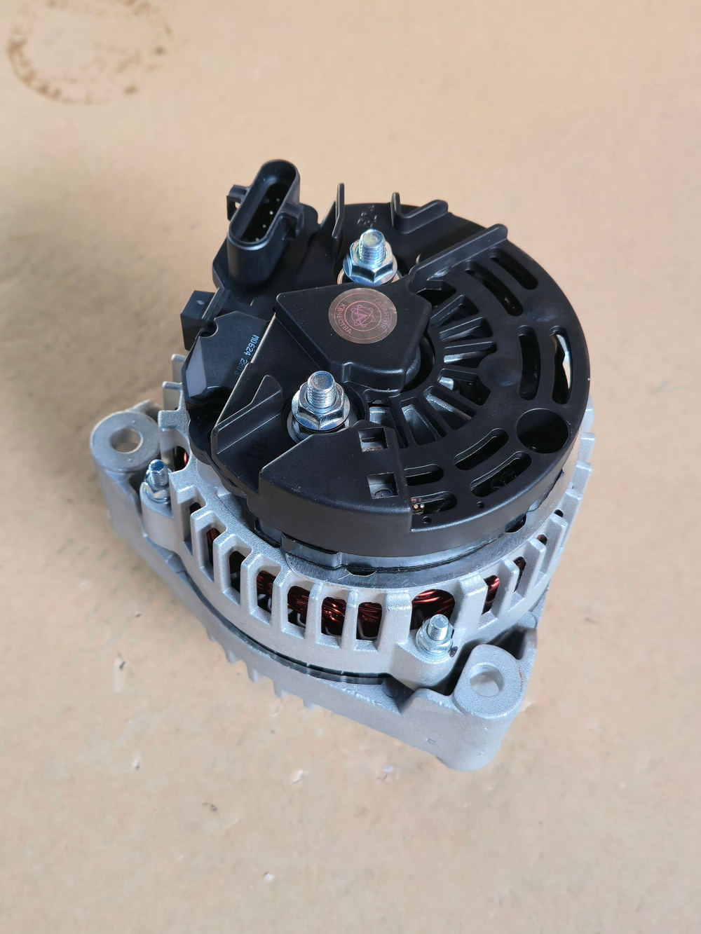 Генератор КАМАЗ дв.740.60, 740.61 ЕВРО-3, 740.37-400 ЕВРО-2 (5PIN) 28В 90А AVTOELECTRICA