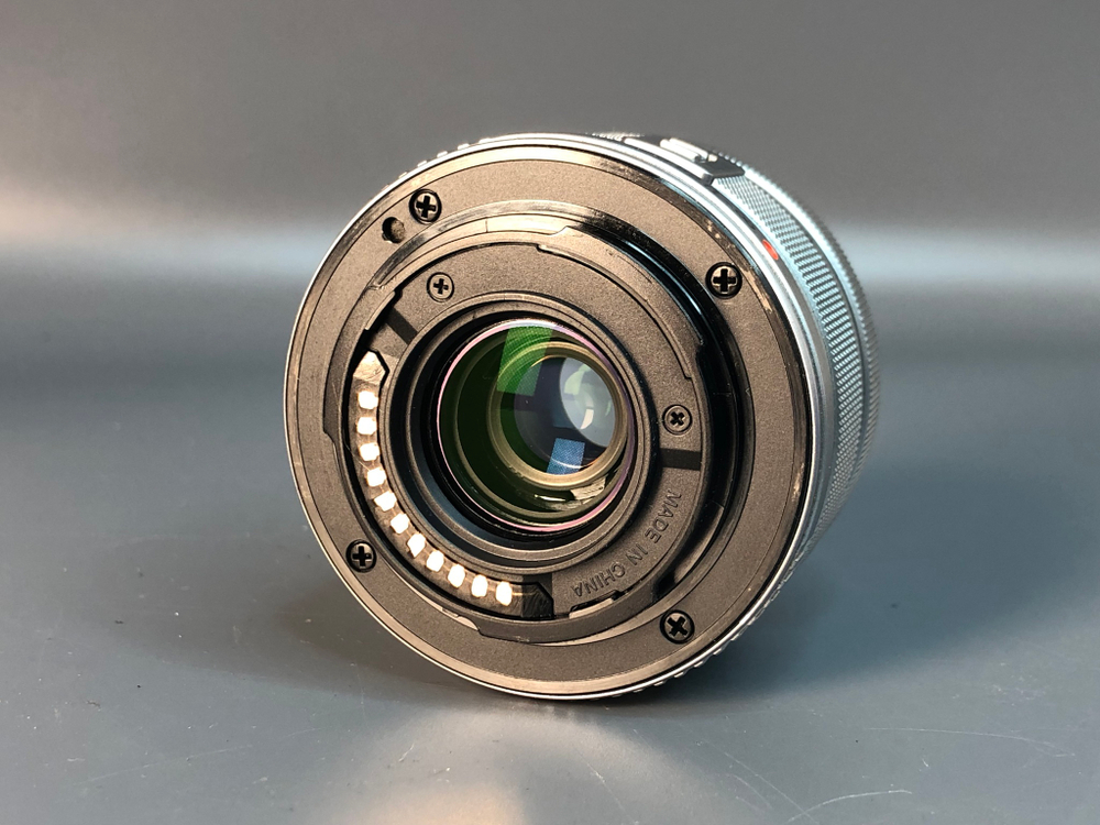 Olympus OM-D E-M10 II kit 14-42EZmm f/3.5-5.6, 130000 кадров пробега