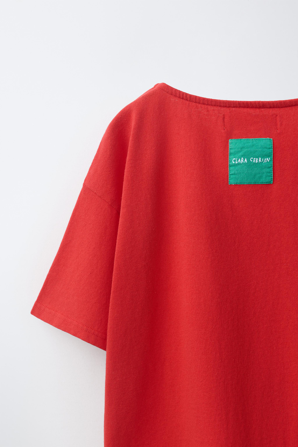 ZARA ФУТБОЛКА С ВЫШИТОЙ НАДПИСЬЮ CLARA CEBRIAN ©, КРАСНЫЙ
