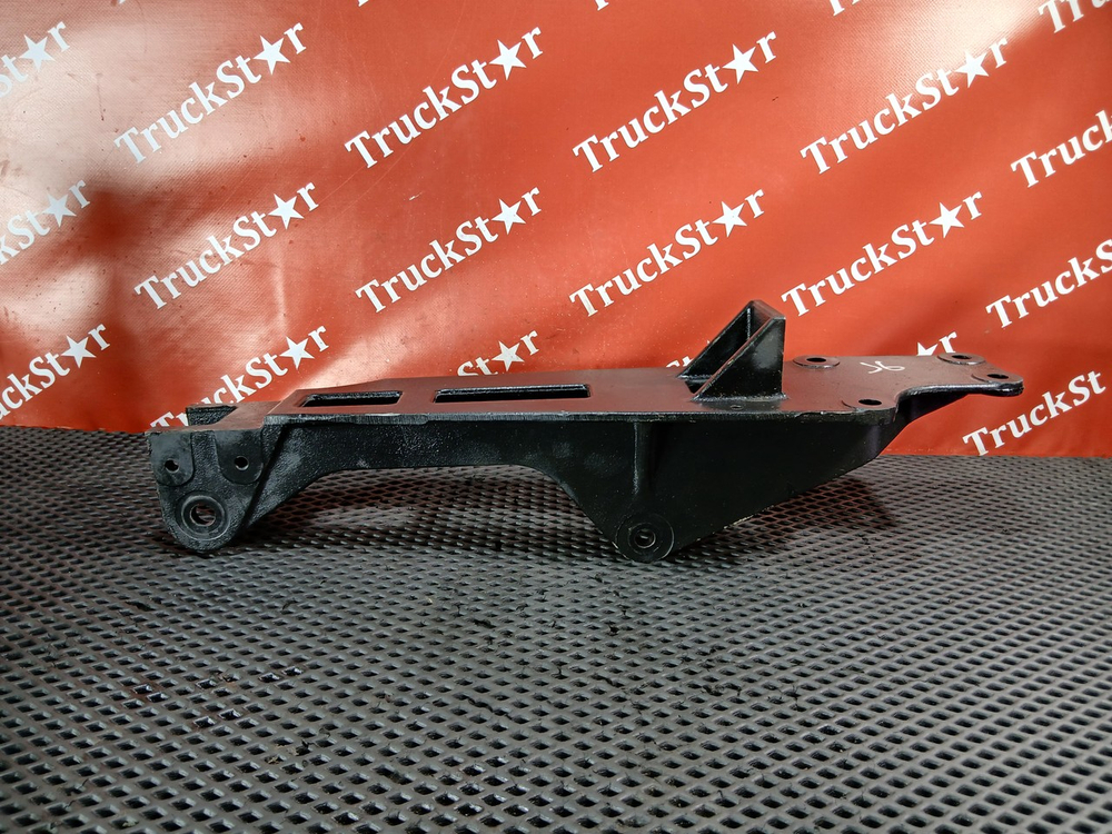 Кронштейн кабины задний левый