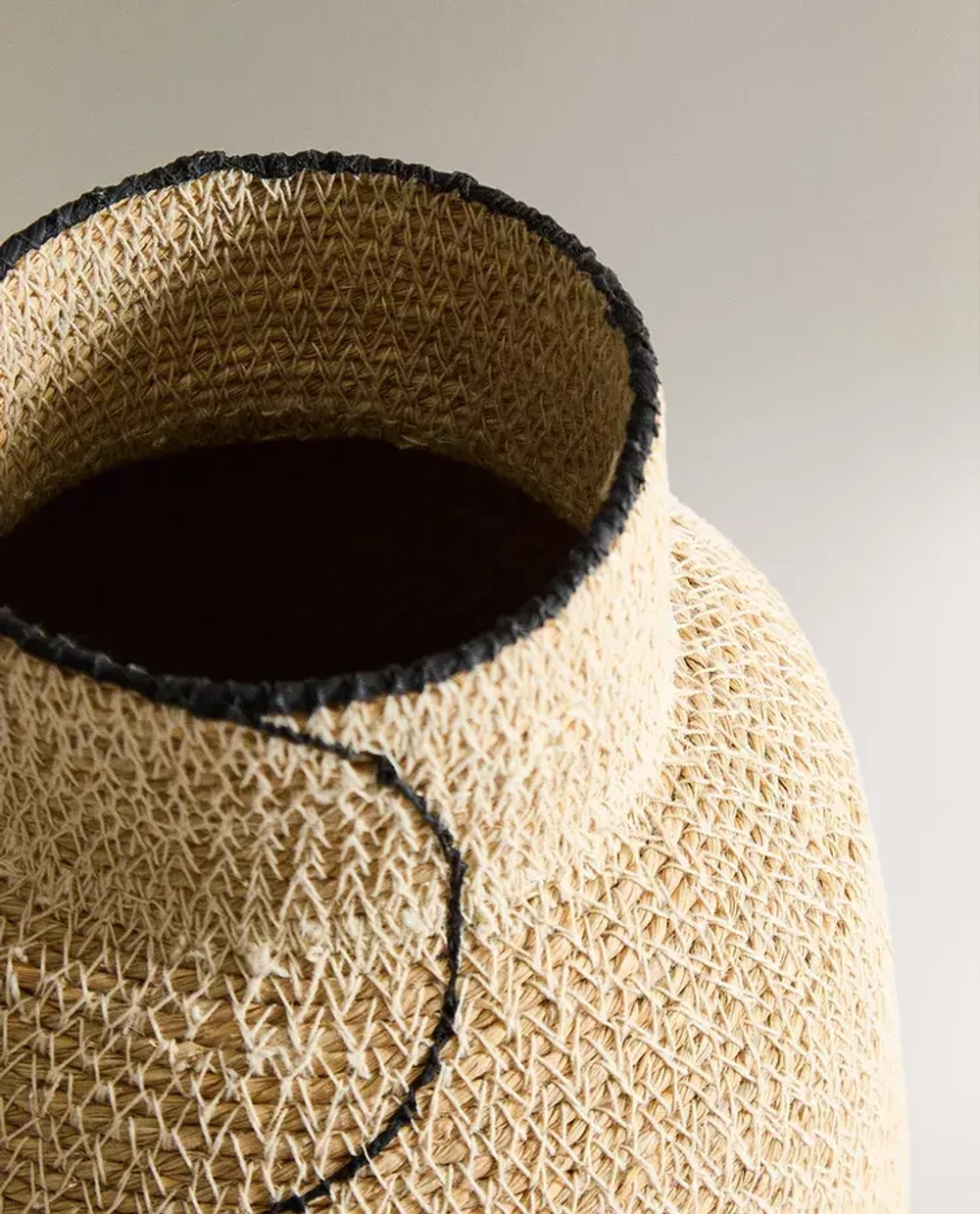 ZARA HOME ВЫСОКАЯ ВАЗА, ЭКРЮ/ЧЕРНЫЙ