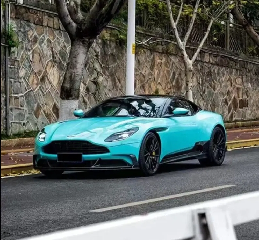 Карбоновые канарды переднего бампераASTON MARTIN DB11 2016+ Астон Мартин Аэродинамический обвес