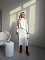 Костюм из вязанного трикотажа