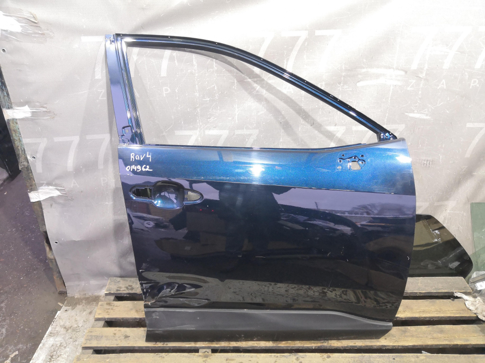 Дверь передняя правая Toyota RAV4 V (XA50) 18-нв Б/У Оригинал 6700142160