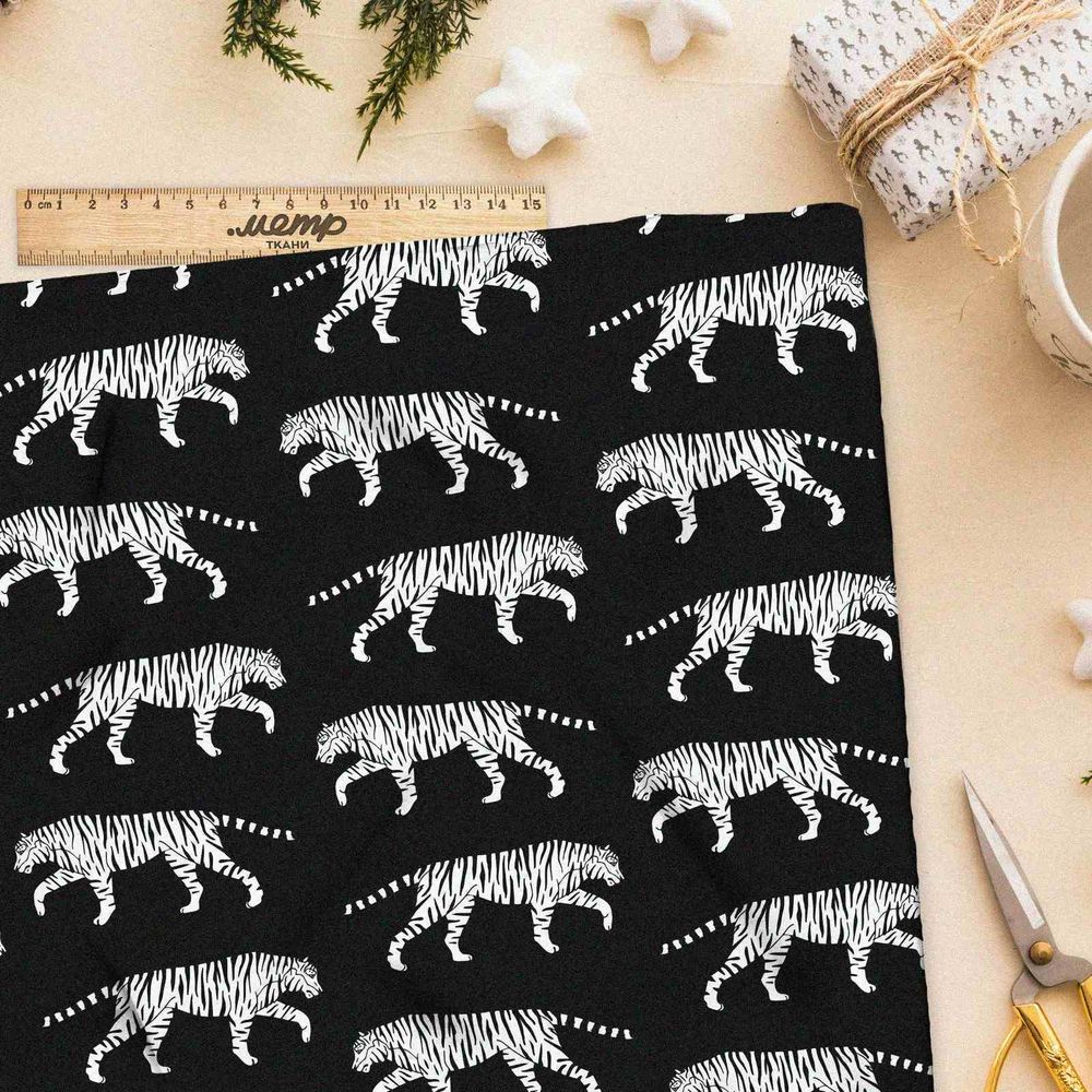 Ткань дюспо белые тигры на черном фоне
