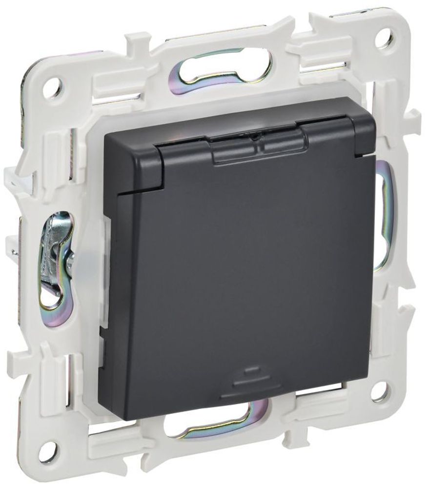 Розетка 1-м SKANDY 16А IP44 с заземл. защ. шторки с крышкой SK-R11T титан IEK SK-R16-16-44-K48