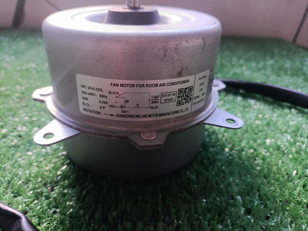 Электродвигатель YKT-20-6-213L 20W, вал L62 мм, Ø вала 8мм для внешнего блока сплит системы (с разбора)