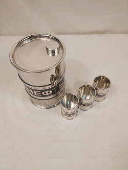 Подарочный набор со штофом "Подарок нефтянику"