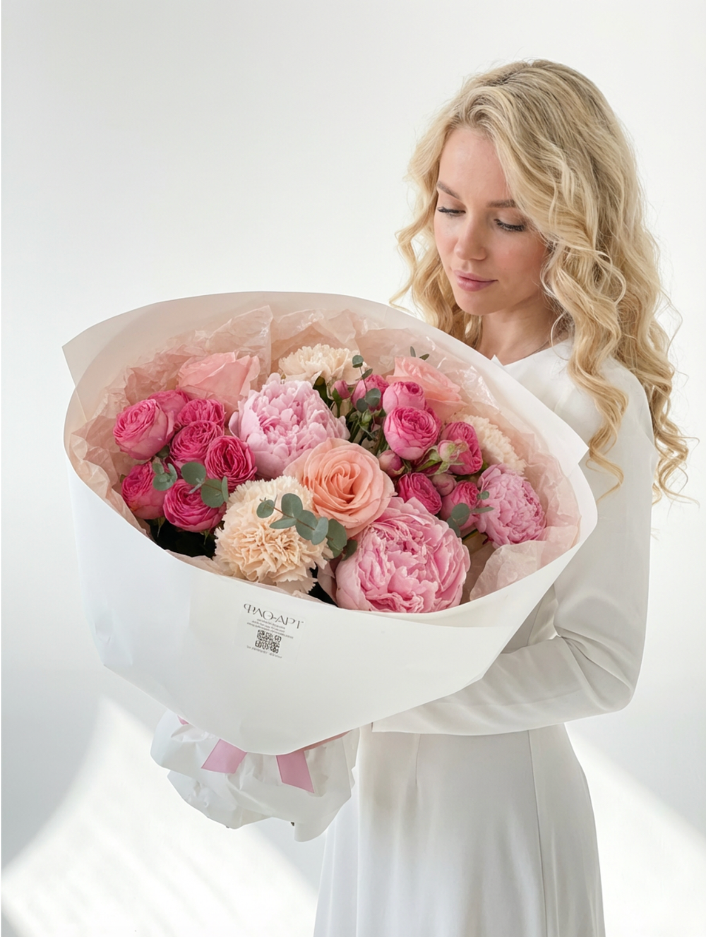 Воздушный с пионами 